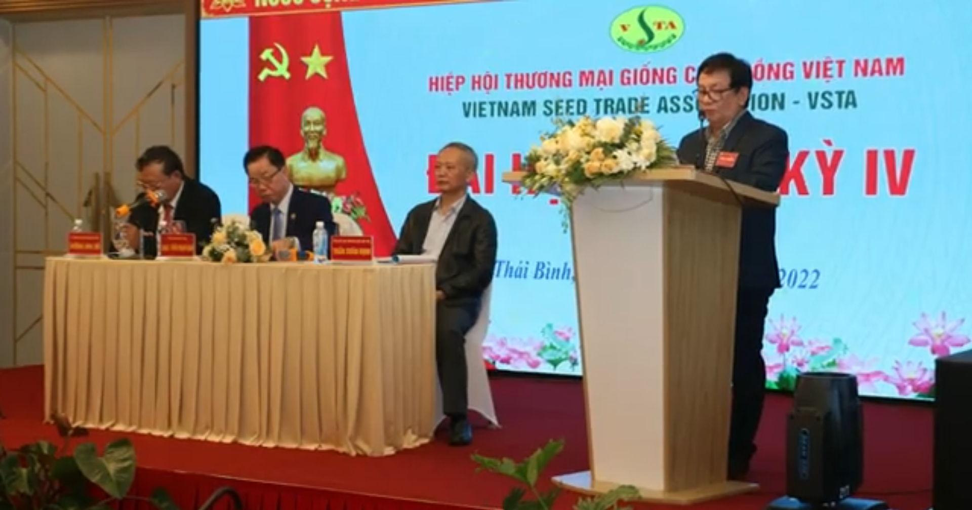 Hạt giống làm nên những mùa vàng